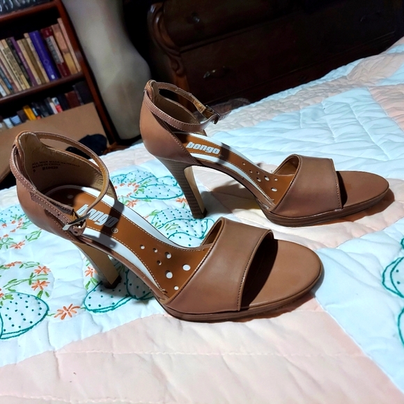 Bongo Open Toe Ankle Strap Nude Beige Heels Women's Size 9M - Picture 1 of 9